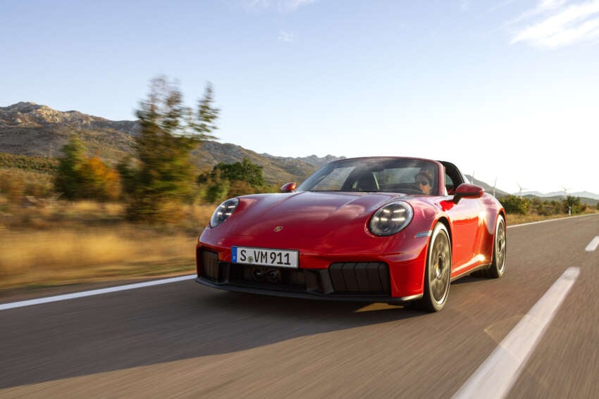 992 Porsche 911 facelift debuts with first-ever hybrid system – 541 PS/610 Nm Carrera GTS with T-Hybrid 1771674