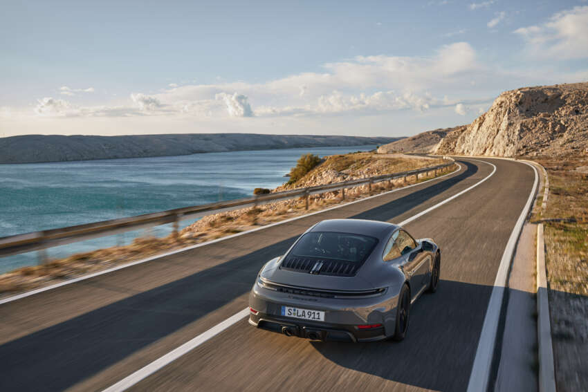 992 Porsche 911 facelift debuts with first-ever hybrid system – 541 PS/610 Nm Carrera GTS with T-Hybrid 1771669