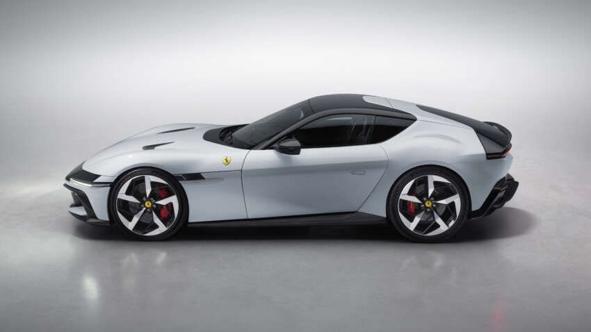 Ferrari 12Cilindri – front-engined flagship with 830 PS 6.5L NA V12, 0-100 km/h 2.95 secs, 9,500 rpm redline! 1763999