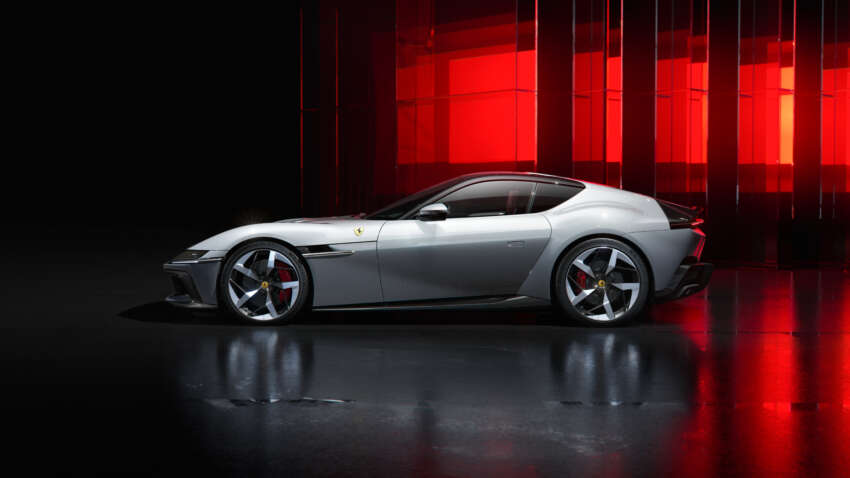Ferrari 12Cilindri – front-engined flagship with 830 PS 6.5L NA V12, 0-100 km/h 2.95 secs, 9,500 rpm redline! 1764026