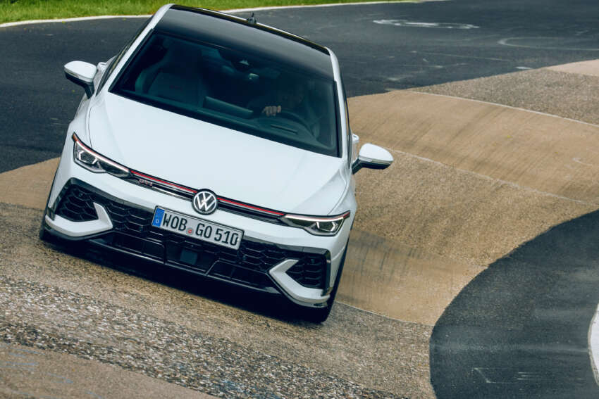 2024 Volkswagen Golf GTI Clubsport Mk8.5 debuts – more aggressive styling, 300 PS; 0-100 km/h in 5.6s 1774296