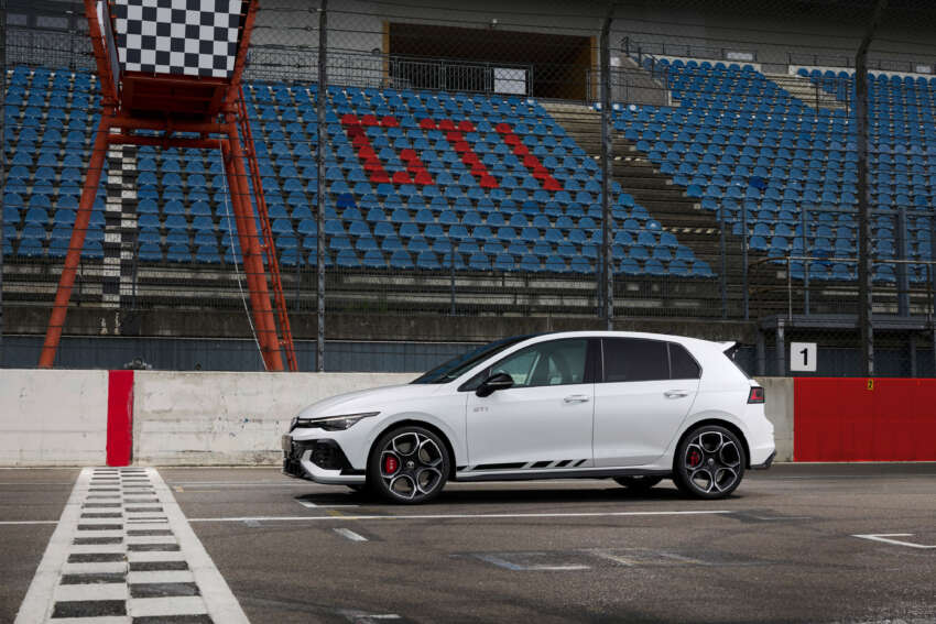 2024 Volkswagen Golf GTI Clubsport Mk8.5 debuts – more aggressive styling, 300 PS; 0-100 km/h in 5.6s 1774311