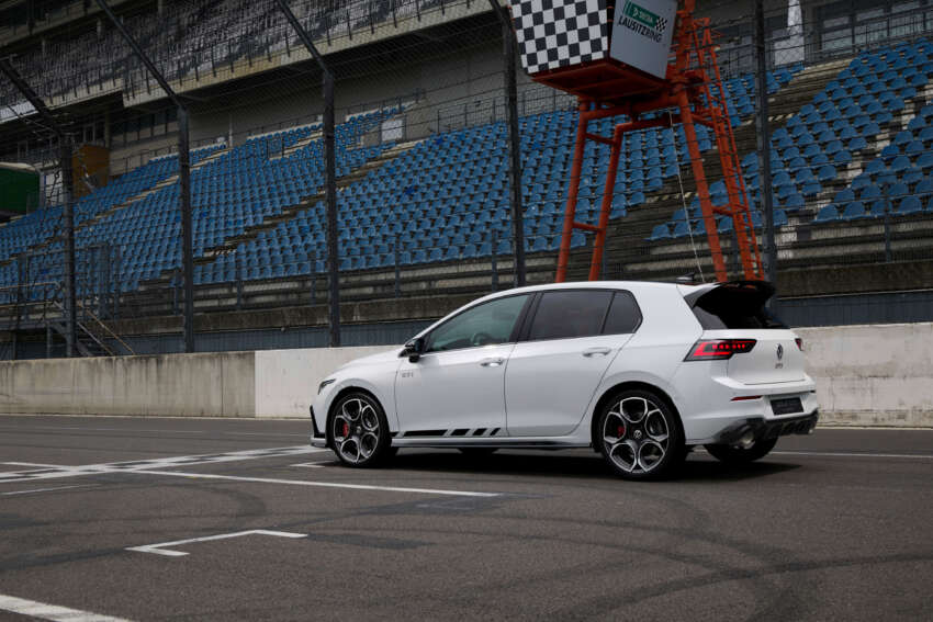 2024 Volkswagen Golf GTI Clubsport Mk8.5 debuts – more aggressive styling, 300 PS; 0-100 km/h in 5.6s 1774312