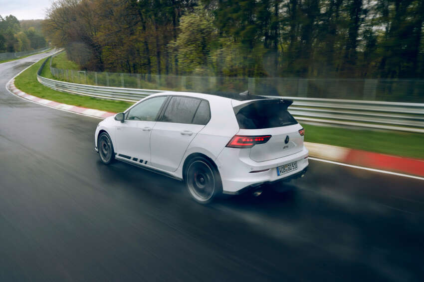 2024 Volkswagen Golf GTI Clubsport Mk8.5 debuts – more aggressive styling, 300 PS; 0-100 km/h in 5.6s 1774292