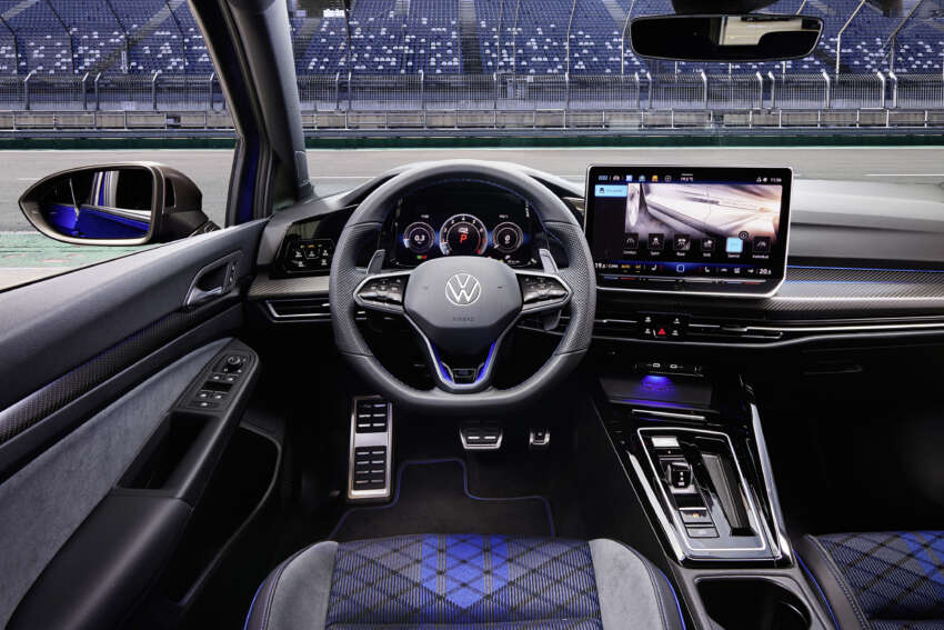 2025 Volkswagen Mk8.5 Golf R hatch, Golf R Variant estate – 333 PS/420 Nm 2.0T AWD, 270 km/h top speed 1782393