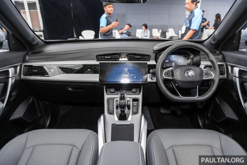 Proton X70 2025 — empat varian, rekaan bampar baru,  IHU 12.3-inci, Apple CarPlay dan Android Auto 1782493