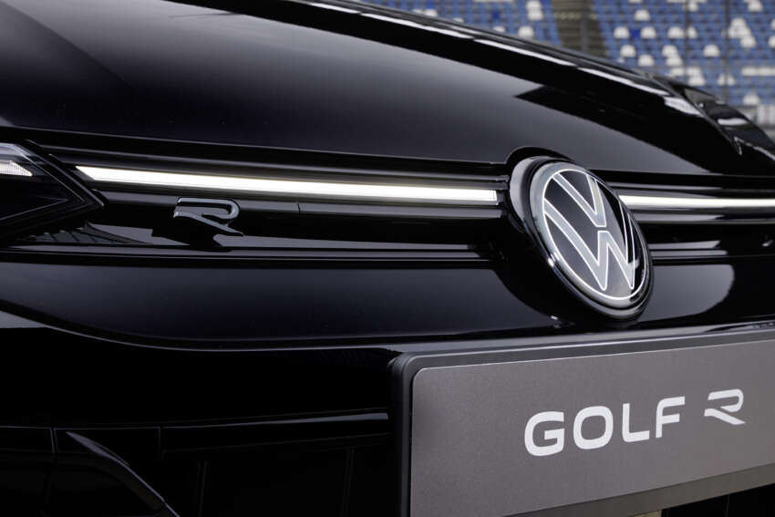 Volkswagen Golf R dan R Variant Mk8.5 2025 didedah – kini jana 333 PS/420 Nm, kelajuan maksima 270 km/j 1782531