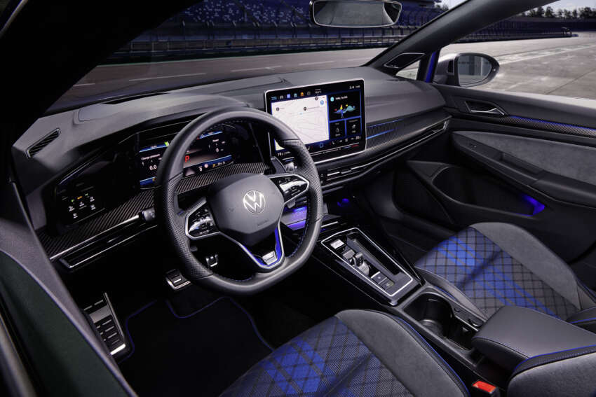 Volkswagen Golf R dan R Variant Mk8.5 2025 didedah – kini jana 333 PS/420 Nm, kelajuan maksima 270 km/j 1782719