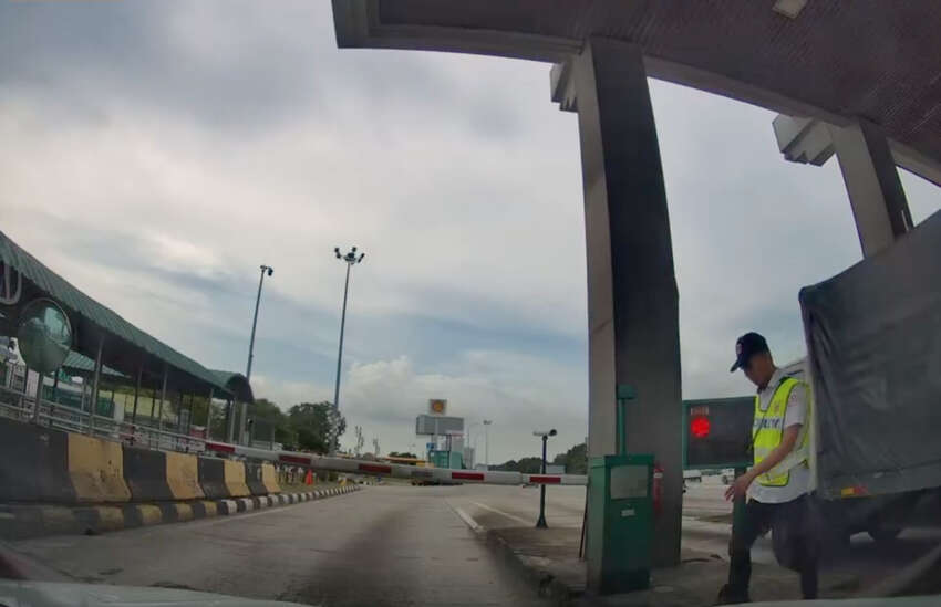 Motorcycle crashes into person at toll plaza – use the correct lane, and slow down for potential hazards 1776146