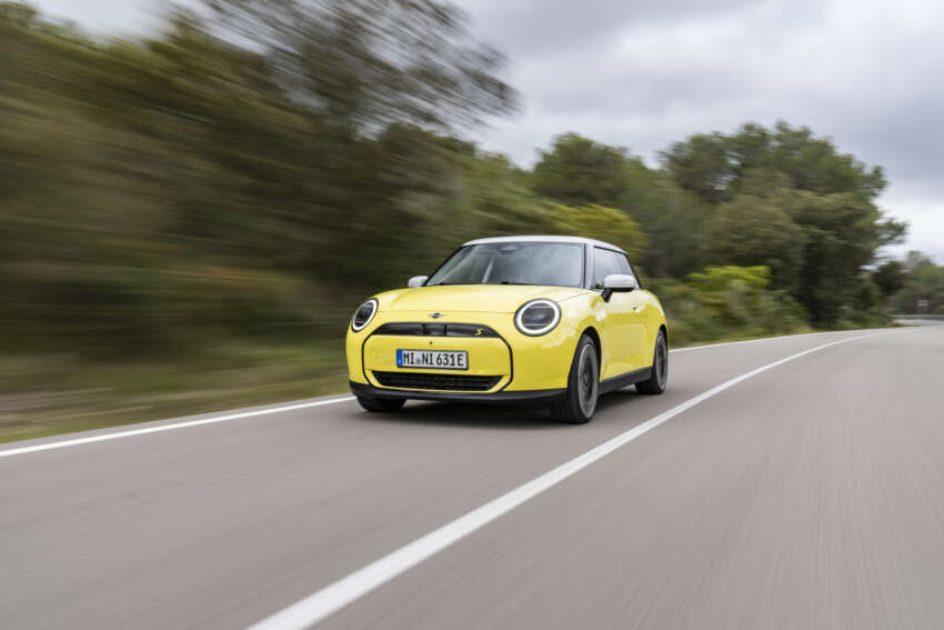 2024 MINI Cooper SE review – new Chinese-built EV MINI Hatch has nearly 2x range, but is it less fun? 1789073