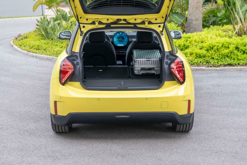 2024 MINI Cooper SE review – new Chinese-built EV MINI Hatch has nearly 2x range, but is it less fun? 1789173