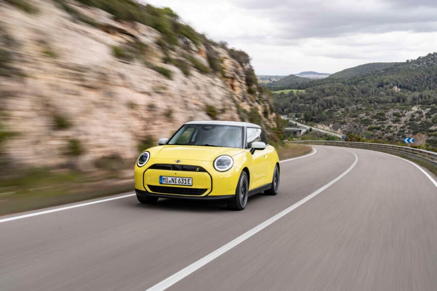 2024 MINI Cooper SE review – new Chinese-built EV MINI Hatch has nearly 2x range, but is it less fun? 1789084