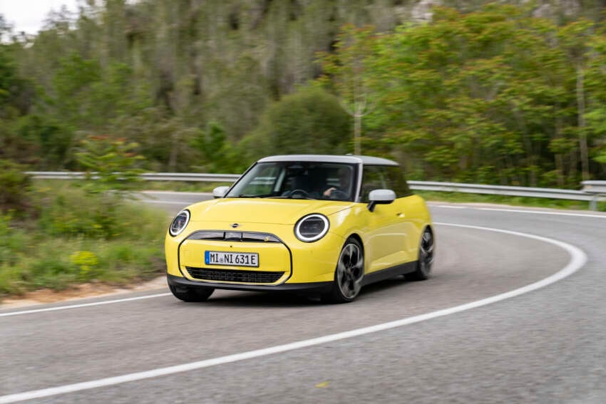2024 MINI Cooper SE review – new Chinese-built EV MINI Hatch has nearly 2x range, but is it less fun? 1789090