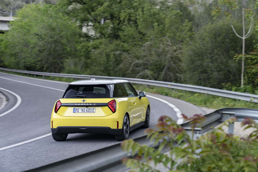 2024 MINI Cooper SE review – new Chinese-built EV MINI Hatch has nearly 2x range, but is it less fun? 1789091