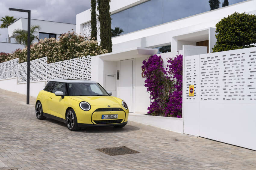 2024 MINI Cooper SE review – new Chinese-built EV MINI Hatch has nearly 2x range, but is it less fun? 1789101