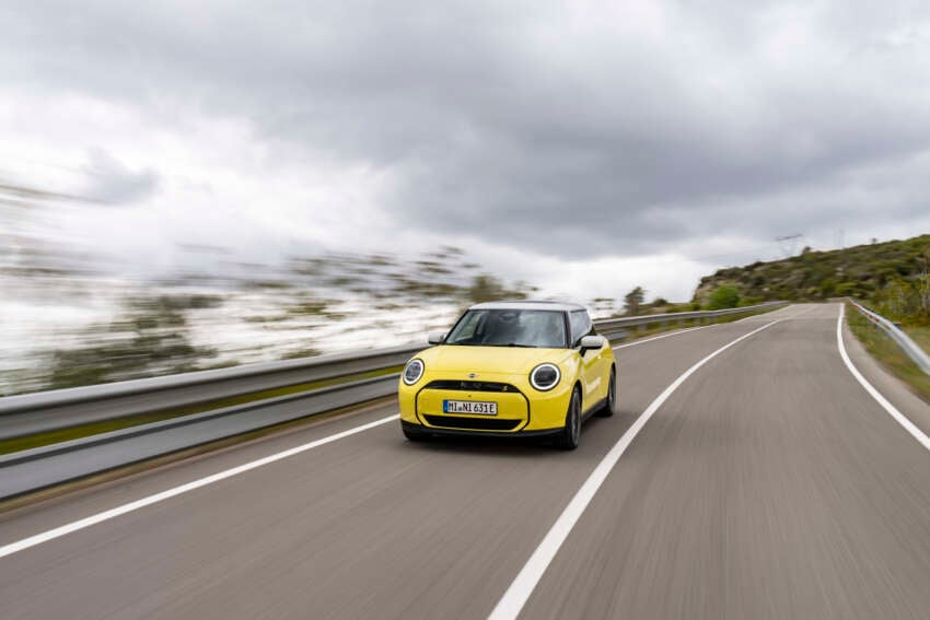 2024 MINI Cooper SE review – new Chinese-built EV MINI Hatch has nearly 2x range, but is it less fun? 1789075