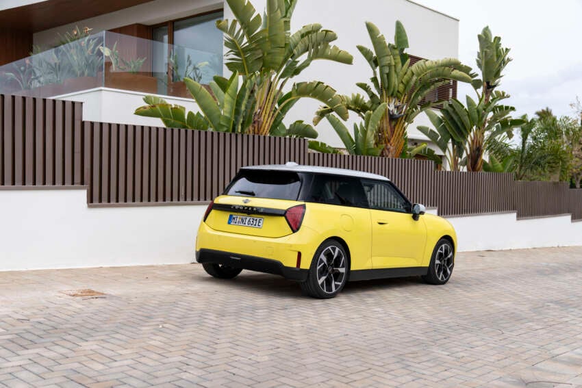 2024 MINI Cooper SE review – new Chinese-built EV MINI Hatch has nearly 2x range, but is it less fun? 1789103