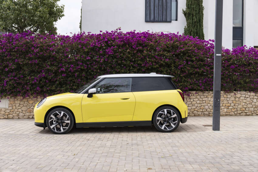 2024 MINI Cooper SE review – new Chinese-built EV MINI Hatch has nearly 2x range, but is it less fun? 1789104