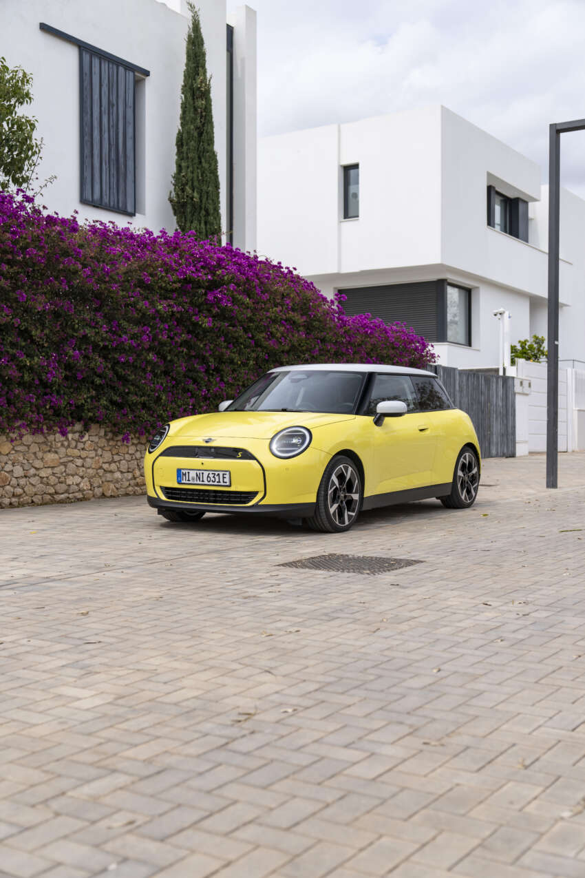 2024 MINI Cooper SE review – new Chinese-built EV MINI Hatch has nearly 2x range, but is it less fun? 1789107