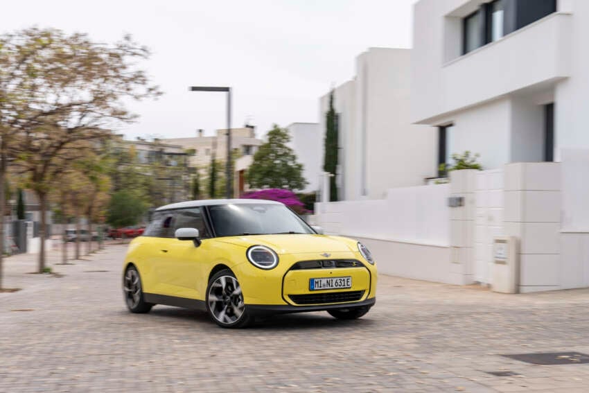 2024 MINI Cooper SE review – new Chinese-built EV MINI Hatch has nearly 2x range, but is it less fun? 1789109