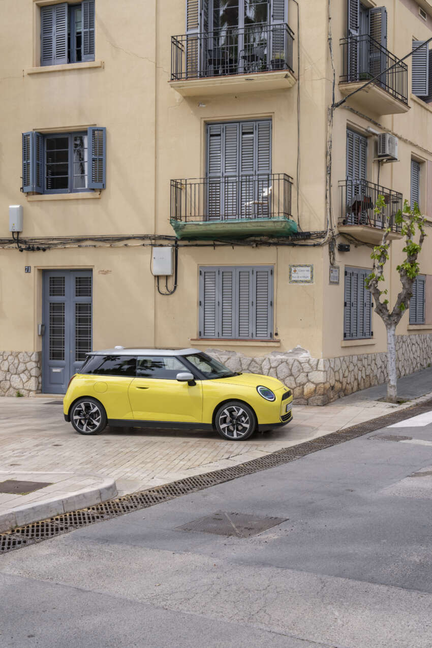 2024 MINI Cooper SE review – new Chinese-built EV MINI Hatch has nearly 2x range, but is it less fun? 1789111
