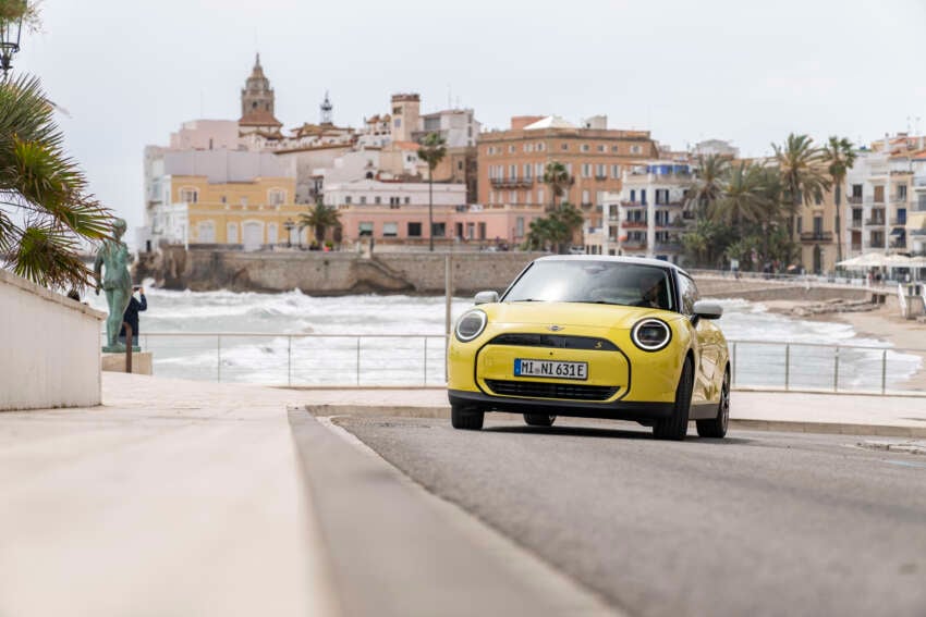 2024 MINI Cooper SE review – new Chinese-built EV MINI Hatch has nearly 2x range, but is it less fun? 1789116