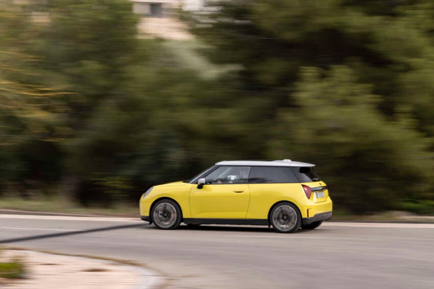 2024 MINI Cooper SE review – new Chinese-built EV MINI Hatch has nearly 2x range, but is it less fun? 1789122