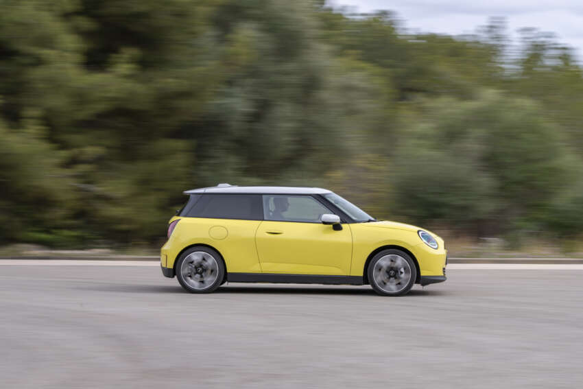 2024 MINI Cooper SE review – new Chinese-built EV MINI Hatch has nearly 2x range, but is it less fun? 1789123