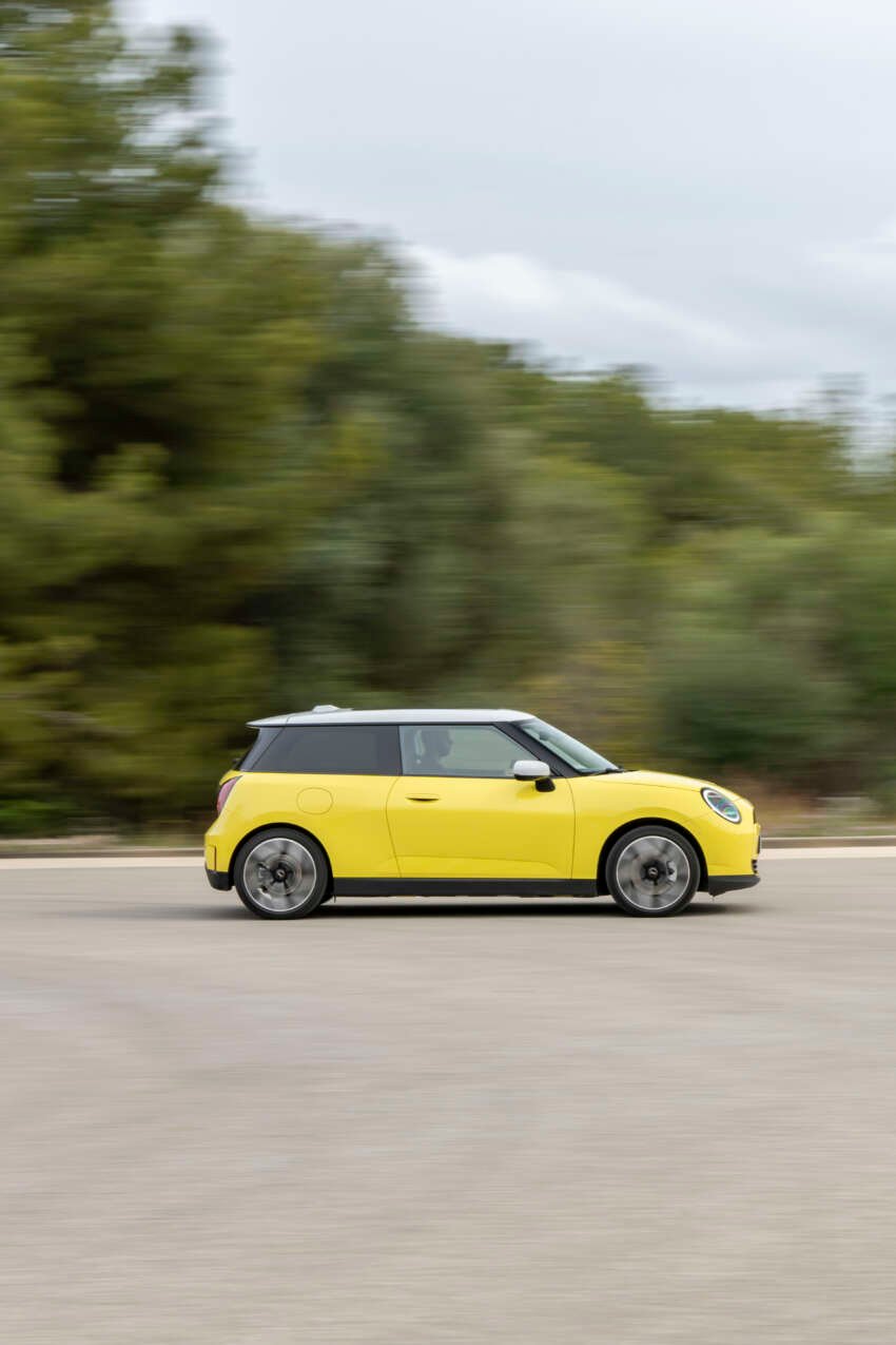 2024 MINI Cooper SE review – new Chinese-built EV MINI Hatch has nearly 2x range, but is it less fun? 1789124