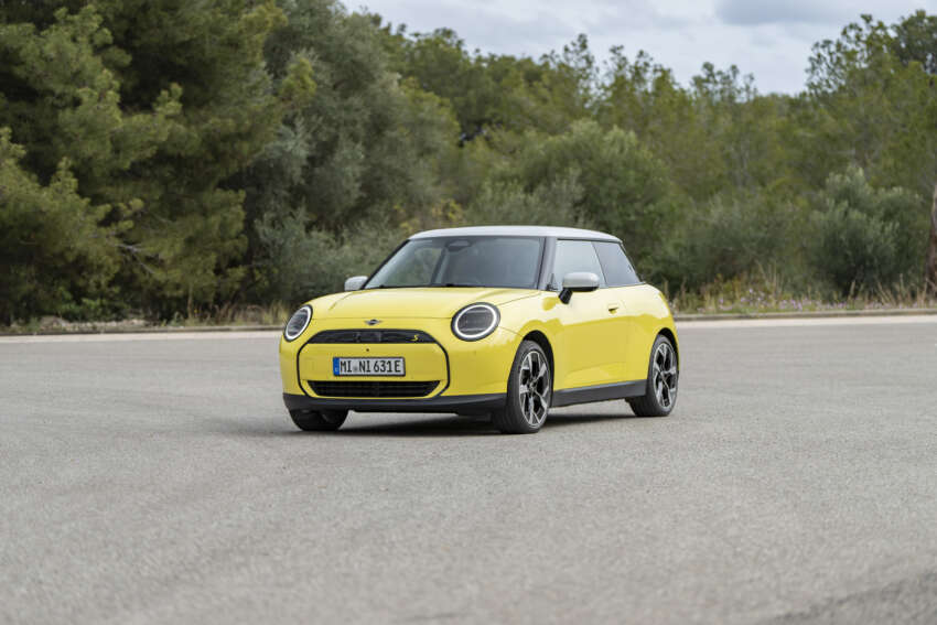 2024 MINI Cooper SE review – new Chinese-built EV MINI Hatch has nearly 2x range, but is it less fun? 1789126