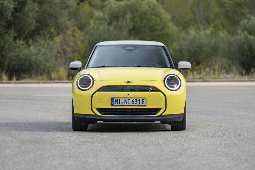 2024 MINI Cooper SE review – new Chinese-built EV MINI Hatch has nearly 2x range, but is it less fun? 1789128