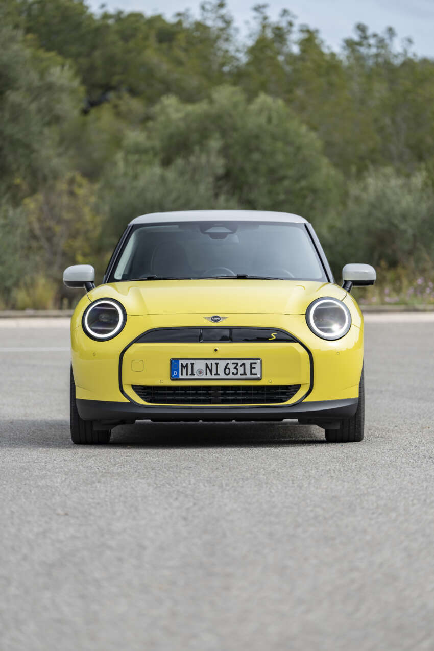 2024 MINI Cooper SE review – new Chinese-built EV MINI Hatch has nearly 2x range, but is it less fun? 1789129