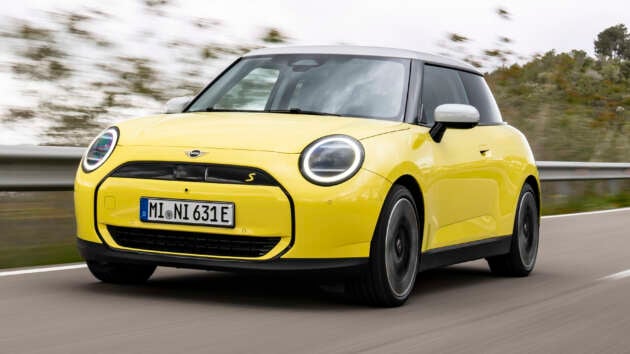 MINI Cooper SE 2024 review – the new Chinese-made MINI Hatch electric car has almost double the range, but is it any less fun?