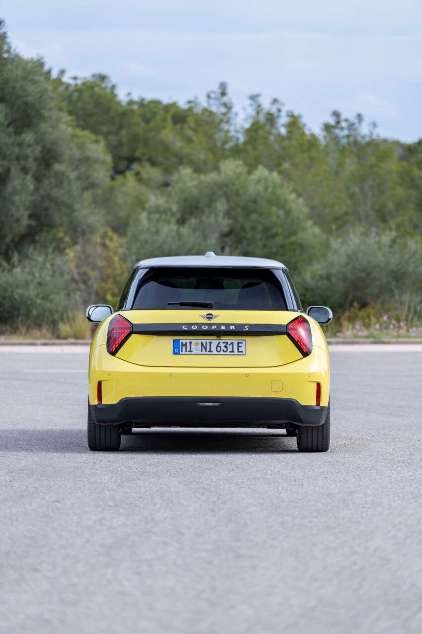 2024 MINI Cooper SE review – new Chinese-built EV MINI Hatch has nearly 2x range, but is it less fun? 1789133