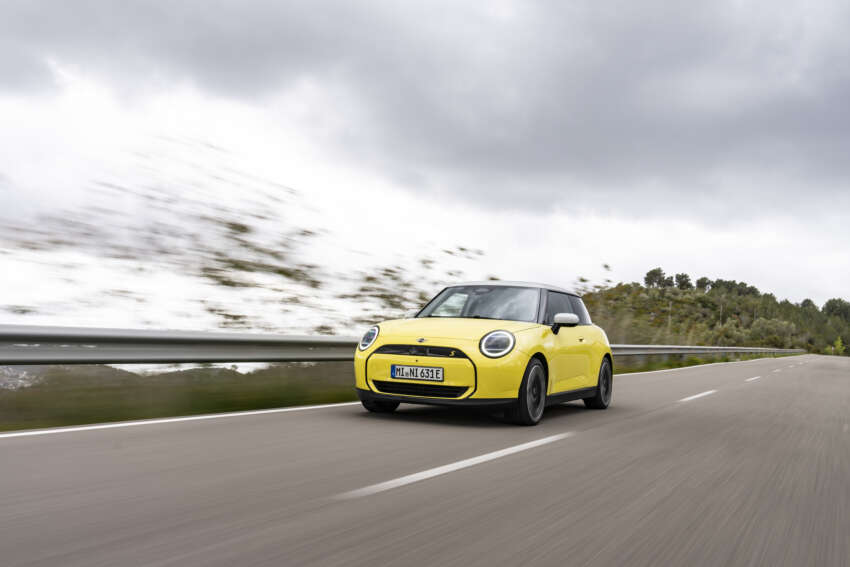 2024 MINI Cooper SE review – new Chinese-built EV MINI Hatch has nearly 2x range, but is it less fun? 1789079