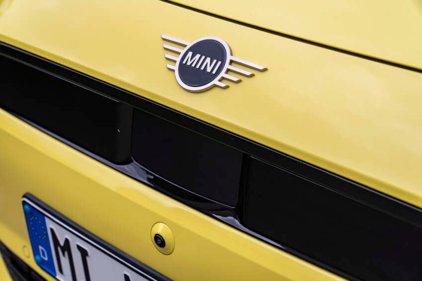 2024 MINI Cooper SE review – new Chinese-built EV MINI Hatch has nearly 2x range, but is it less fun? 1789143