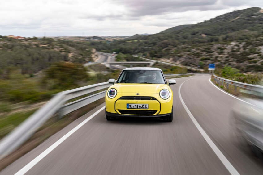 2024 MINI Cooper SE review – new Chinese-built EV MINI Hatch has nearly 2x range, but is it less fun? 1789081