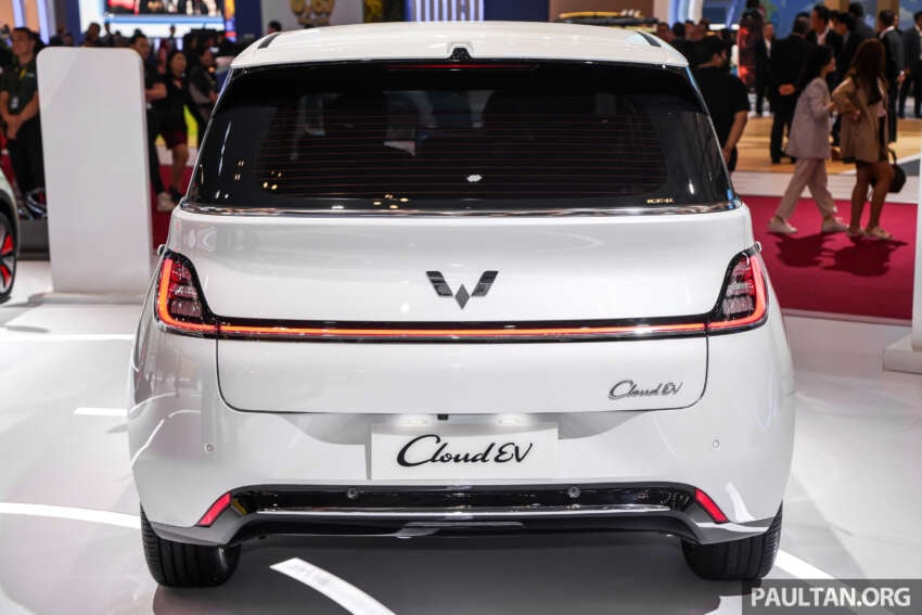 Wuling Cloud EV on display at GIIAS 2024 – MG4 EV, BYD Dolphin rival; 136 PS, 460 km range; from RM115k 1791759