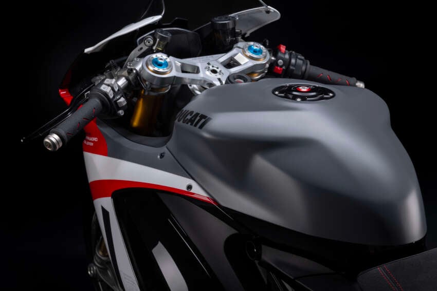 2025 Ducati Panigale V2 Superquadro Final Edition – limited edition of only 555 units worldwide 1789907