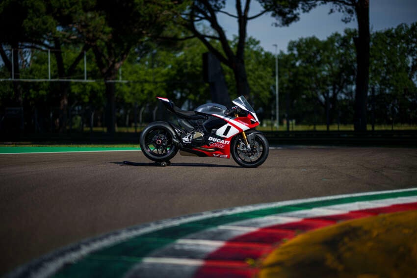 2025 Ducati Panigale V2 Superquadro Final Edition – limited edition of only 555 units worldwide 1789926