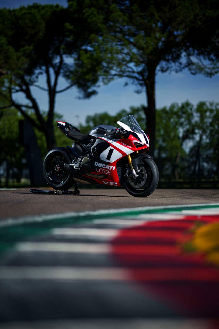 2025 Ducati Panigale V2 Superquadro Final Edition – limited edition of only 555 units worldwide 1789932