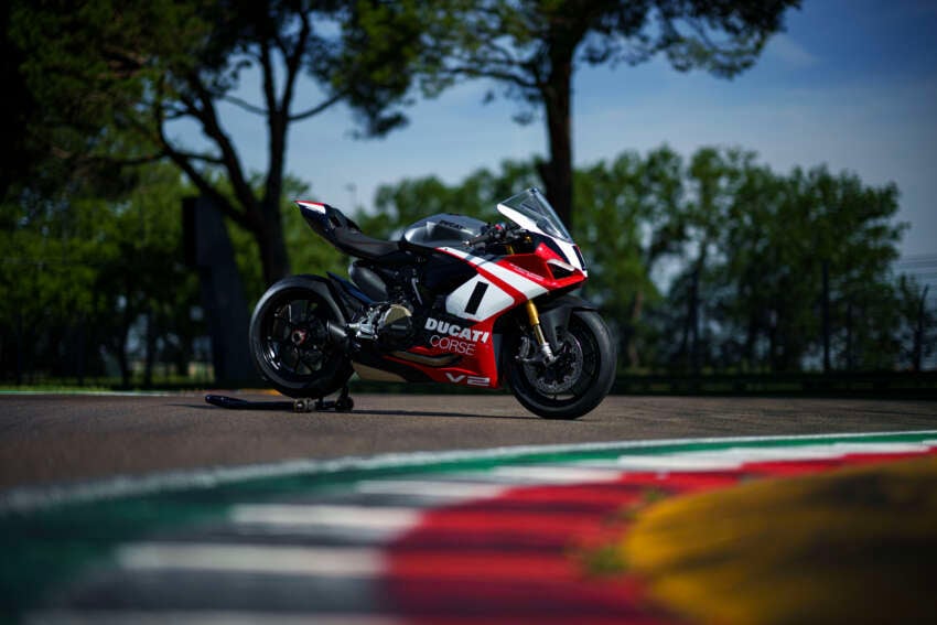 2025 Ducati Panigale V2 Superquadro Final Edition – limited edition of only 555 units worldwide 1789933