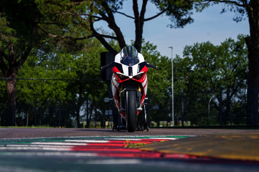 2025 Ducati Panigale V2 Superquadro Final Edition – limited edition of only 555 units worldwide 1789934