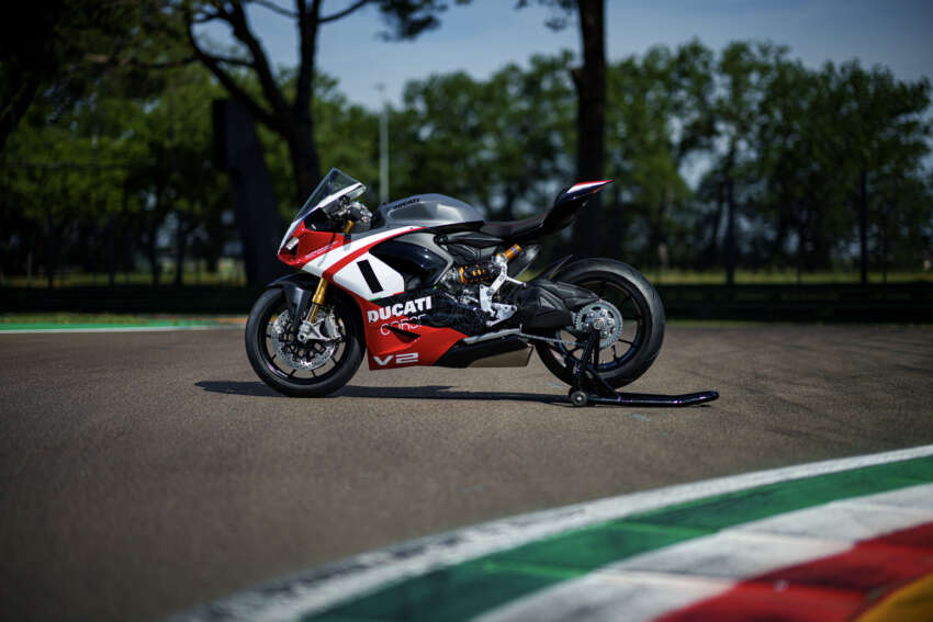 2025 Ducati Panigale V2 Superquadro Final Edition – limited edition of only 555 units worldwide 1789937