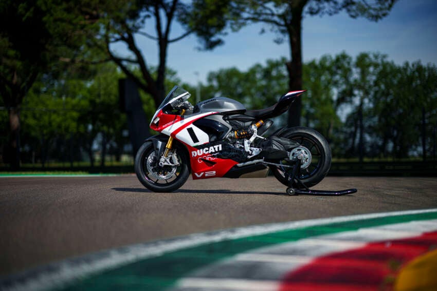 2025 Ducati Panigale V2 Superquadro Final Edition – limited edition of only 555 units worldwide 1789938