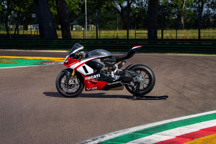 2025 Ducati Panigale V2 Superquadro Final Edition – limited edition of only 555 units worldwide 1789940