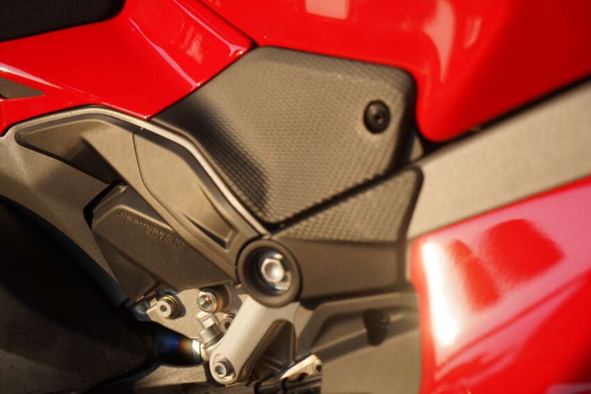2025 Ducati Panigale V4S revealed at WDW2024, Italy 1796084
