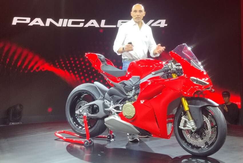 2025 Ducati Panigale V4S revealed at WDW2024, Italy 1796090