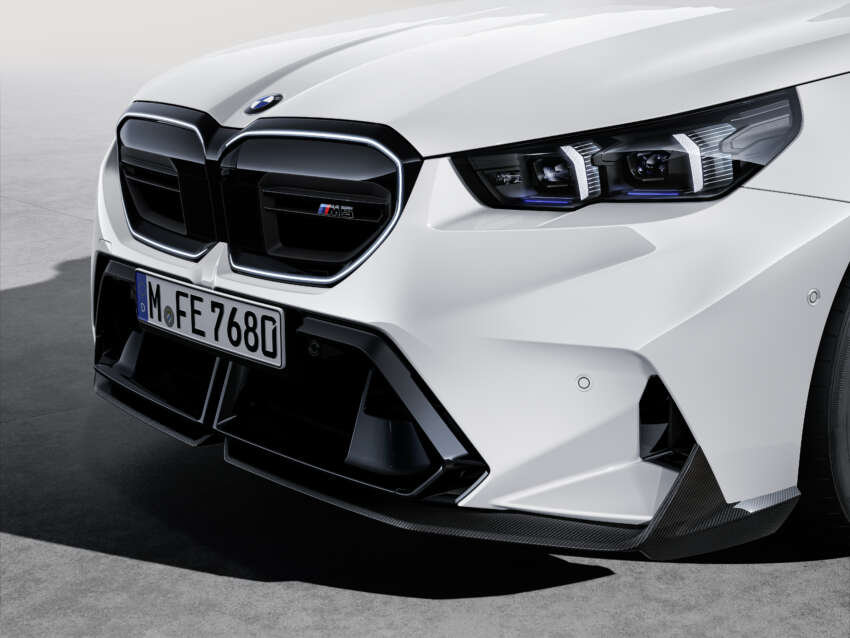 2024 BMW M5 G90 gets M Performance Parts – carbon fibre bodykit, matte black decals for 727 PS PHEV 1795611
