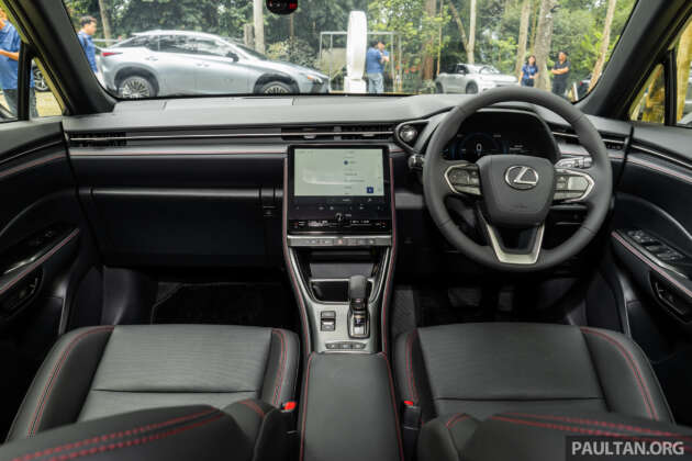 Lexus LBX 2024 kini di Malaysia — Premium dan Luxury, 136 PS 1.5L 3-silinder hibrid, RM239k-RM270k